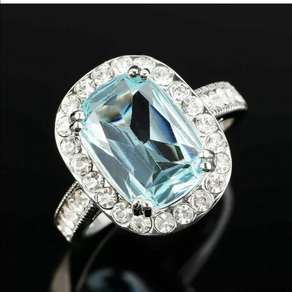 Gorgeous 925 Silver White Diamonds Aquamarine Ring - Picture 6 of 7